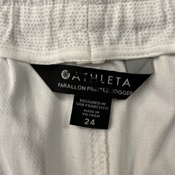 NWT-ATHLETA-W 24-white and gray-Farallon jogger. elastic & drawstring waistband. - Picture 7 of 13